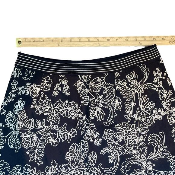 Ann Taylor Navy Blue Embroidered Career A-Line Skirt Size 6 - Picture 6 of 7
